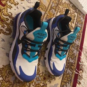 ❣️sold❣️ Nike air 70 react